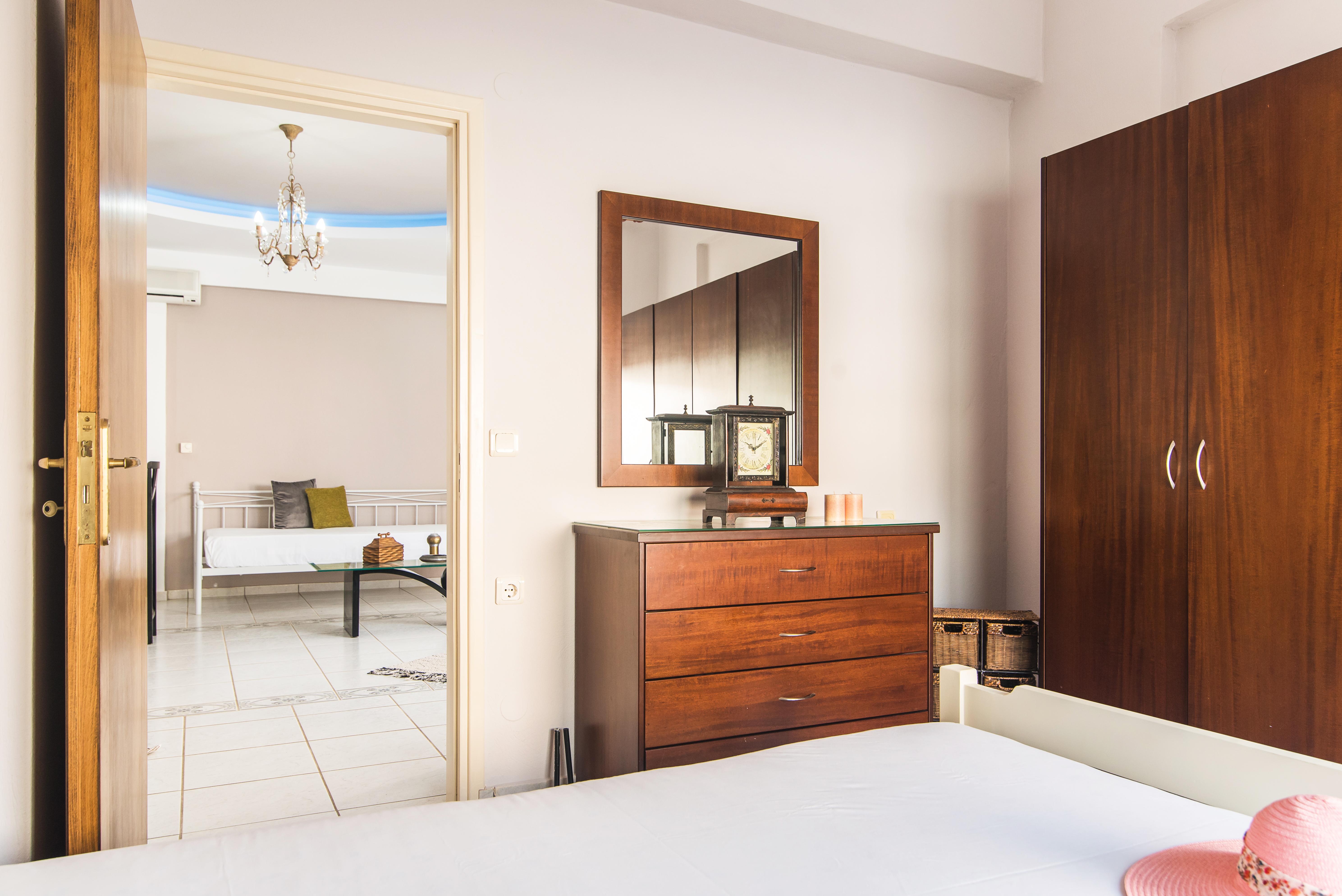 Yiannis Manos Aparthotel