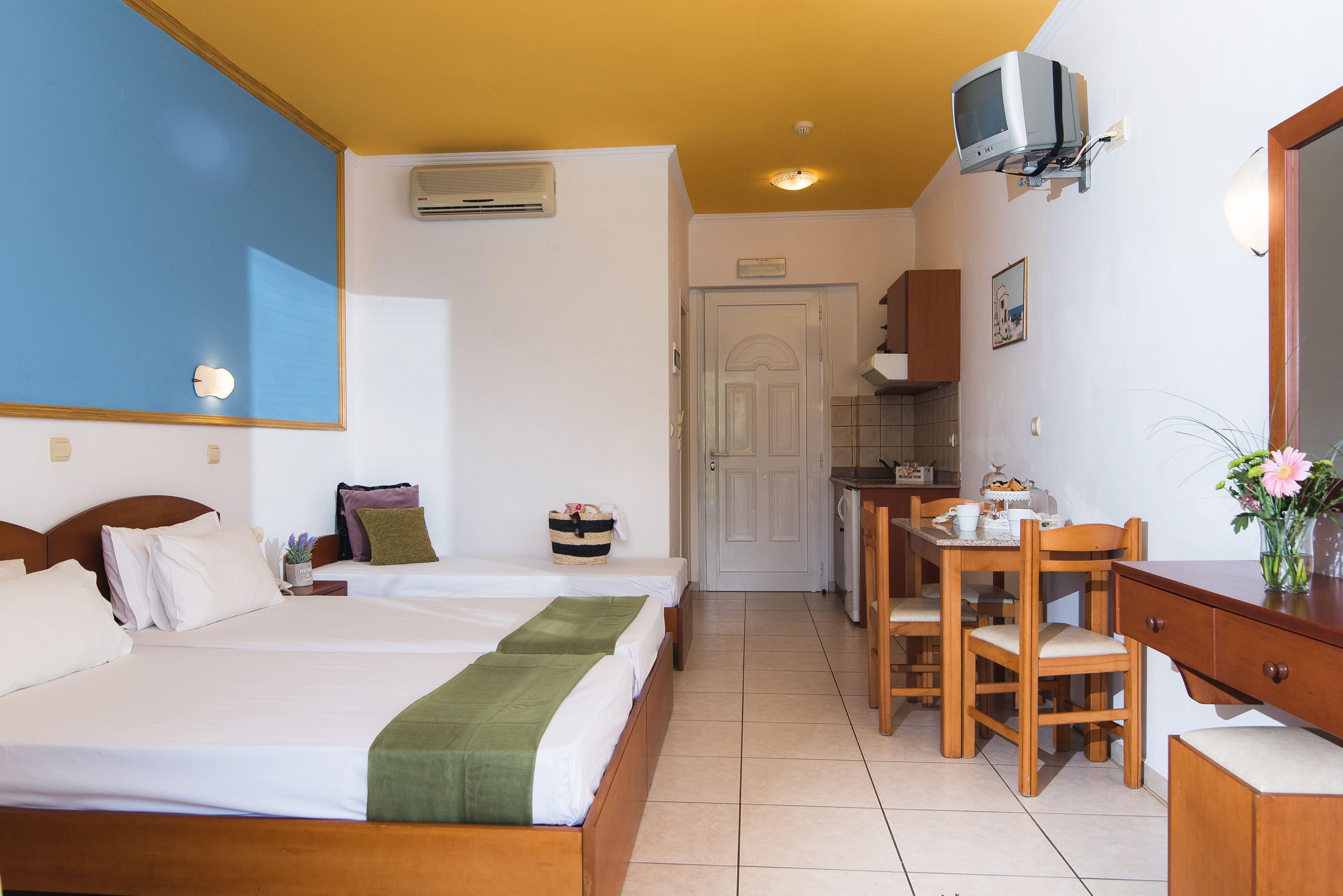 Yiannis Manos 3*