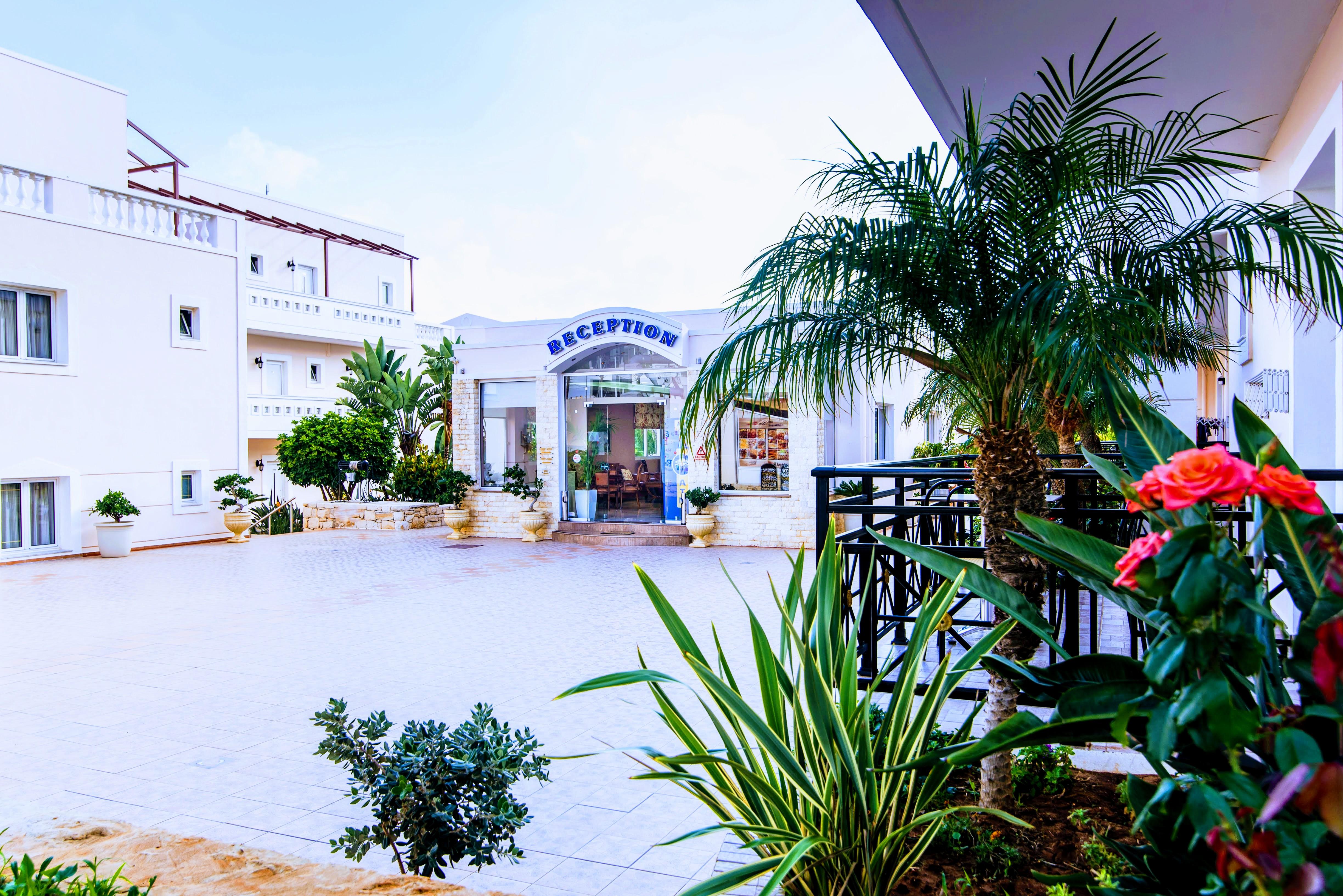 Yiannis Manos Aparthotel
