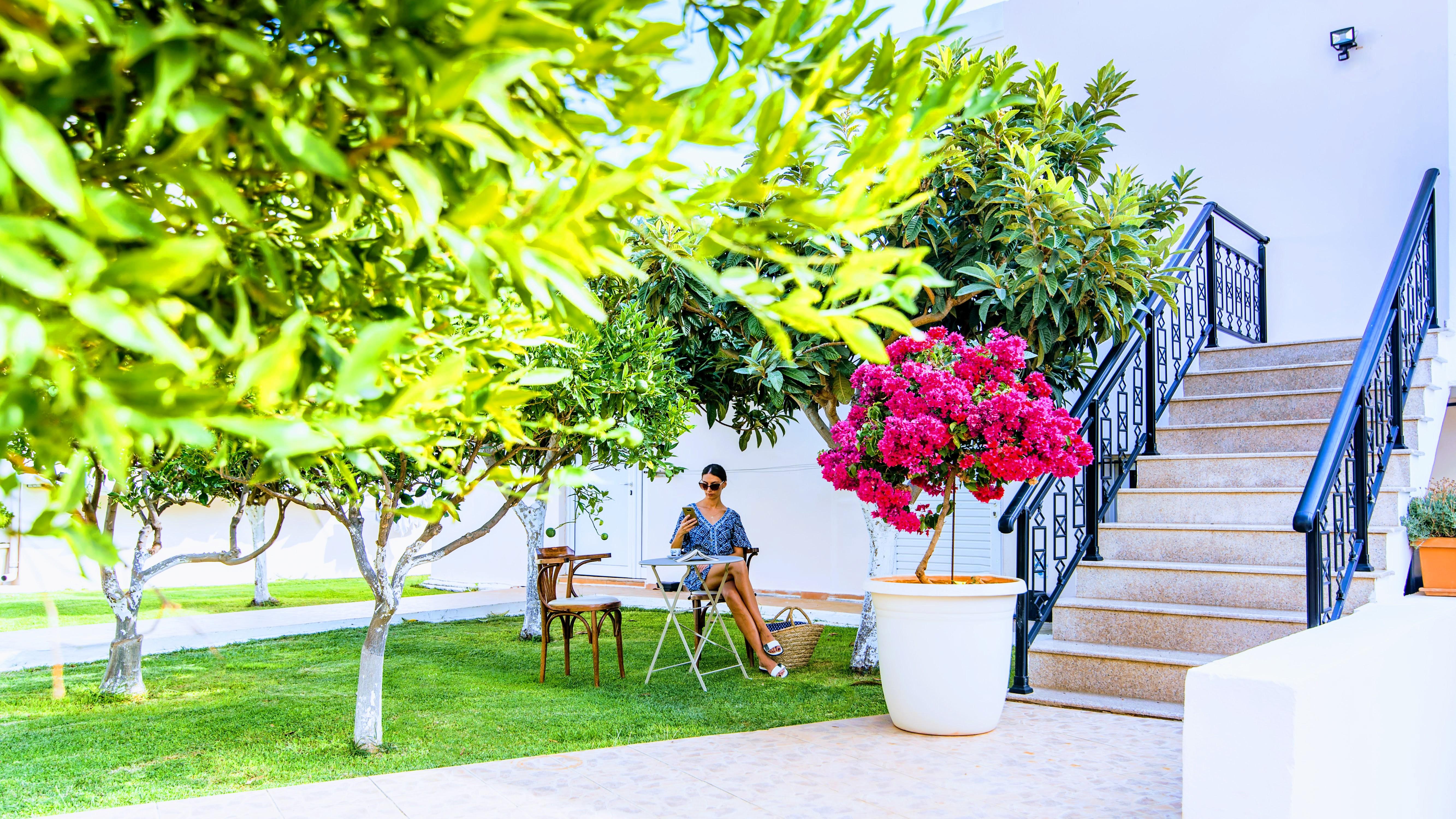 Yiannis Manos Aparthotel